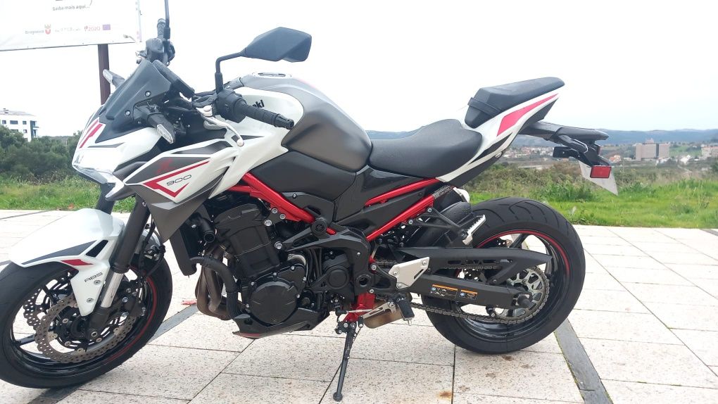 Kawasaki Z900 Special Edition (troco por carro elétrico)