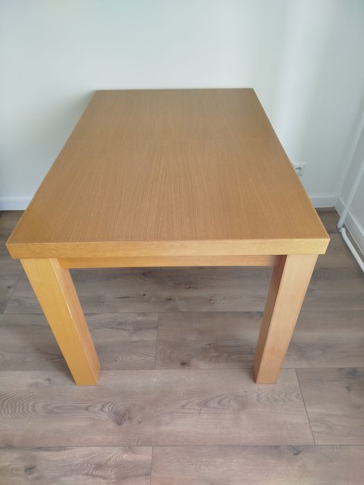 Stół rozkładany do salonu