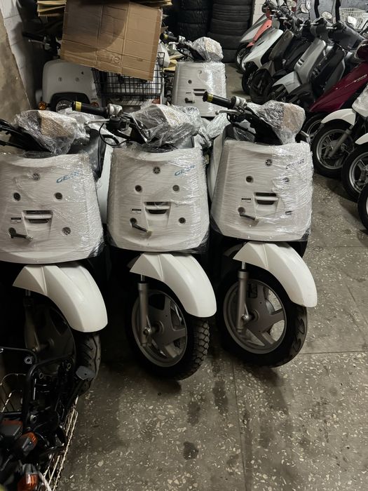 скутери японські