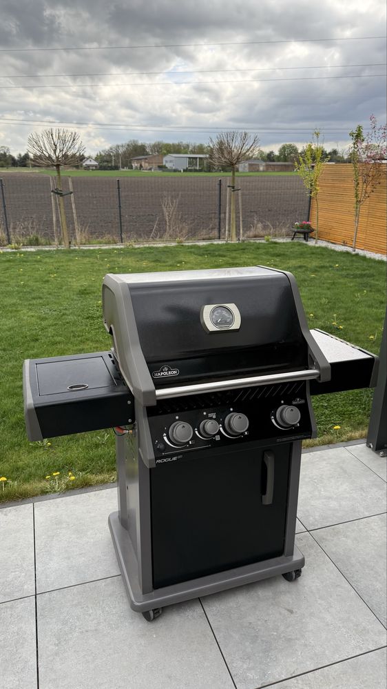 Grill Gazowy Napoleon Rogue XT425 Sizzle Zone, butla gaspol, pokrowiec