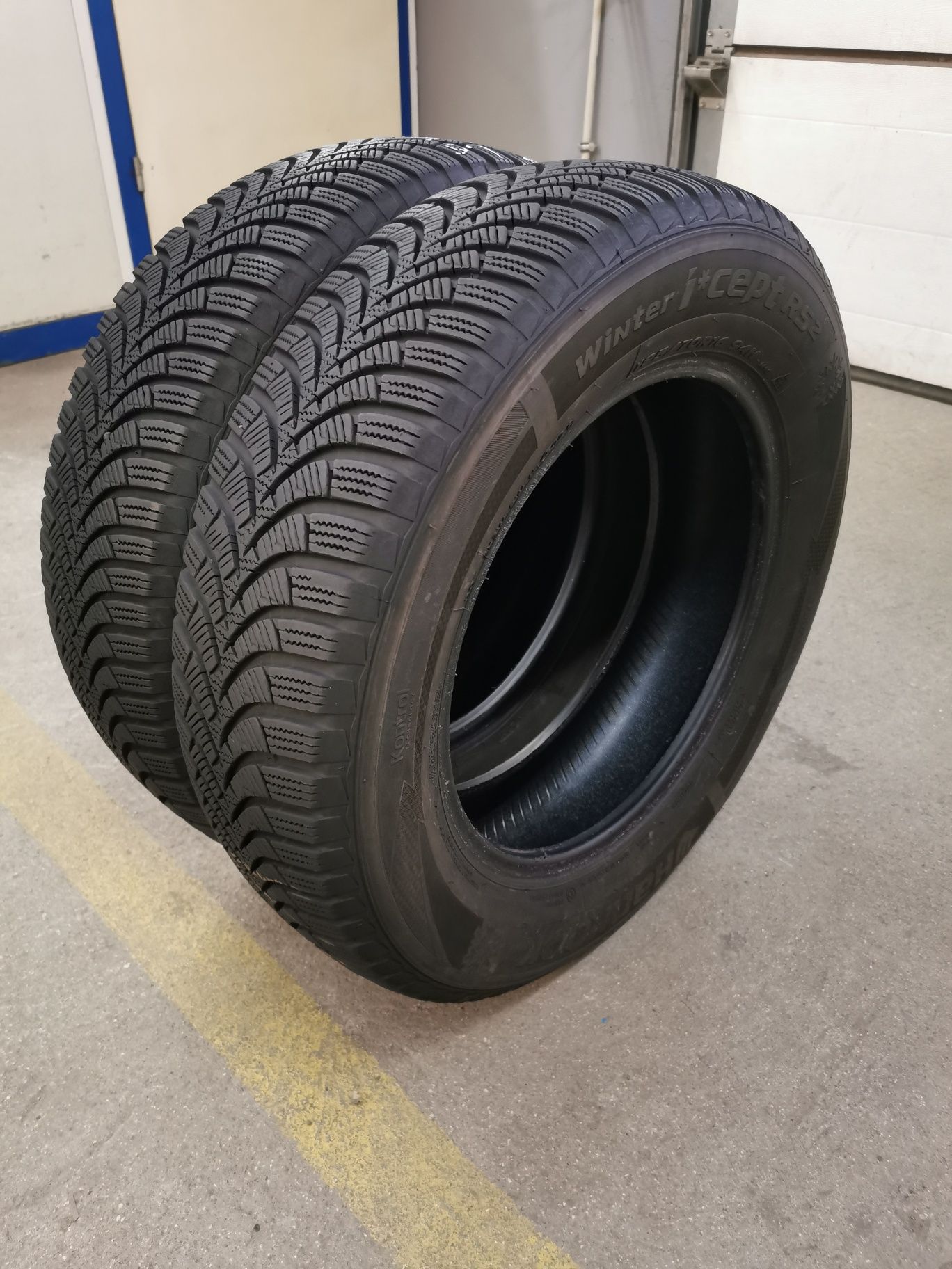 Para opon 195/70R16 Hankook Winter i* cept RS2