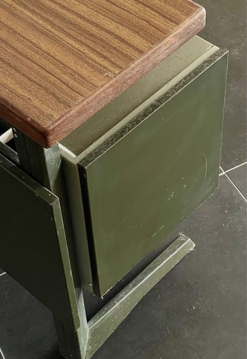 Armário contentor em aço Daciano da Costa - Da Longra