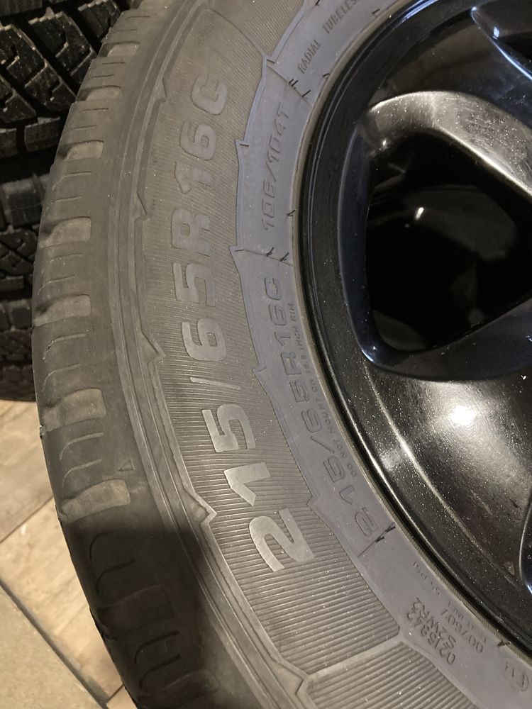 Гума Goodyear 215/65 16c