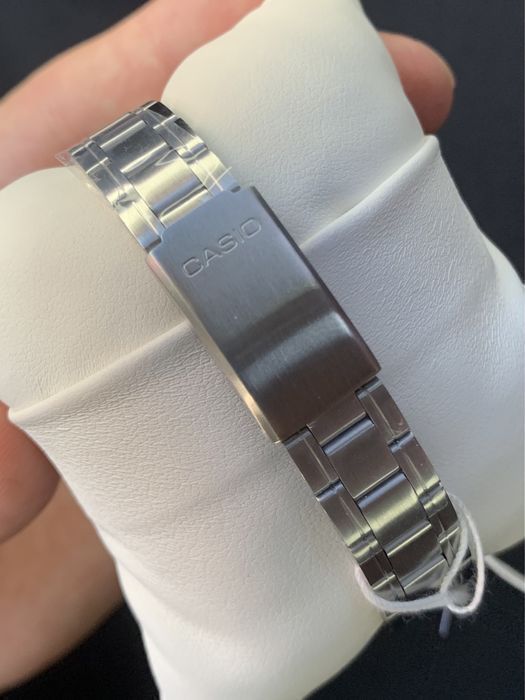 Годинник жіночий Casio LTP-V005D-4B Оригінал Гарантія Часы женские