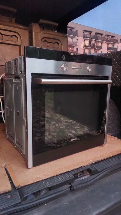 Електрична вмонтована духовка