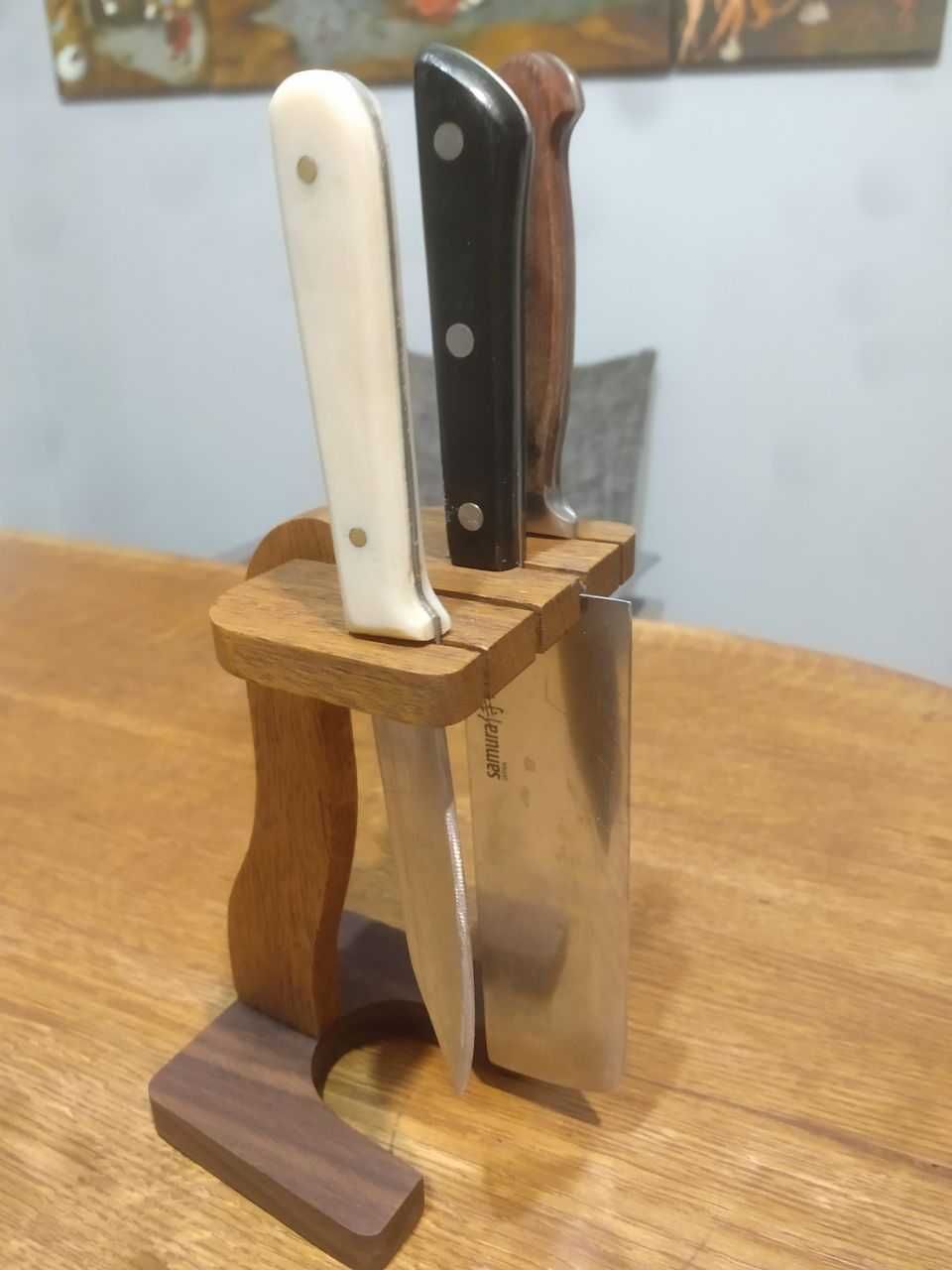 Подставка для ножей из красного дерева
