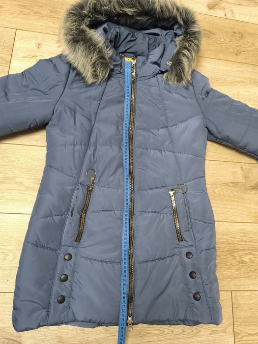 Зимова куртка на дівчинку підлітка