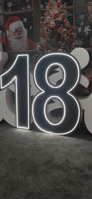18 cyfra led czarna