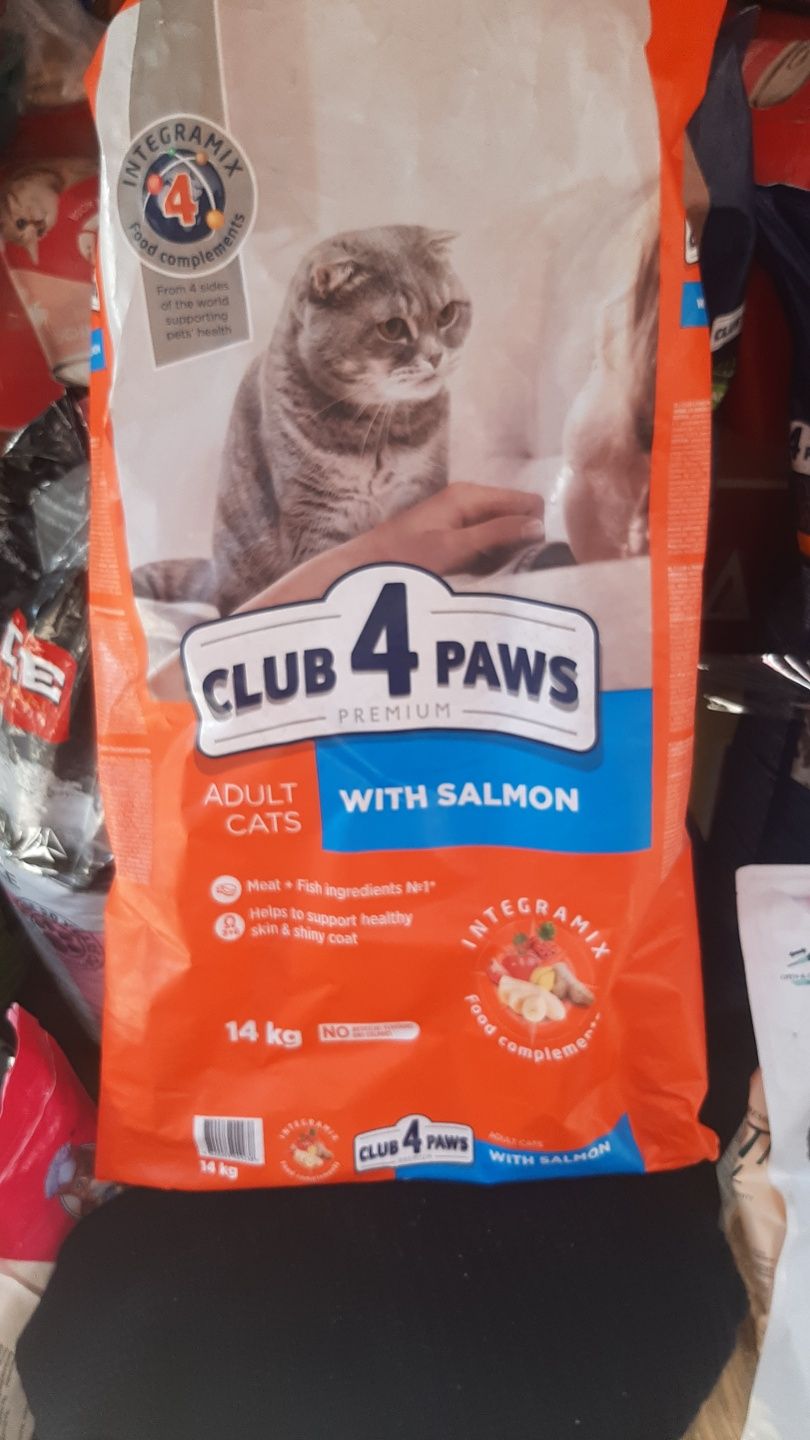 Клуб 4 лапы для котов сухой корм