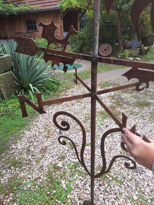 Wiatrowskaz metalowy duży