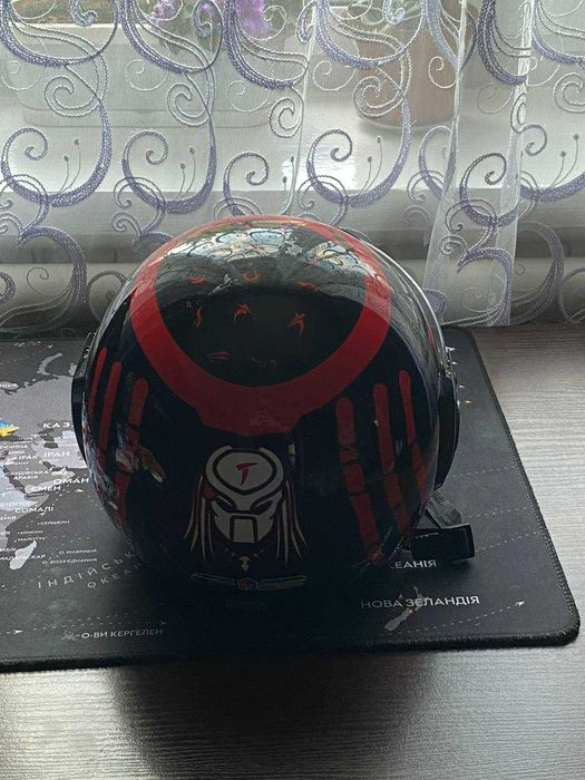 Шолом F2 Predators