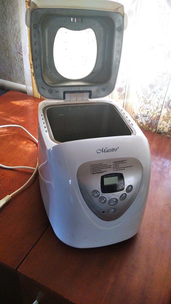 Продам хлібопіч Маестро