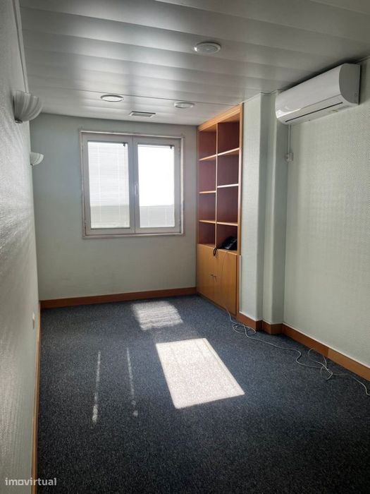 Av. República: Arrenda-se salas Centro Escritórios