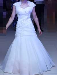 Suknia ślubna w stylu syrenki roz 38