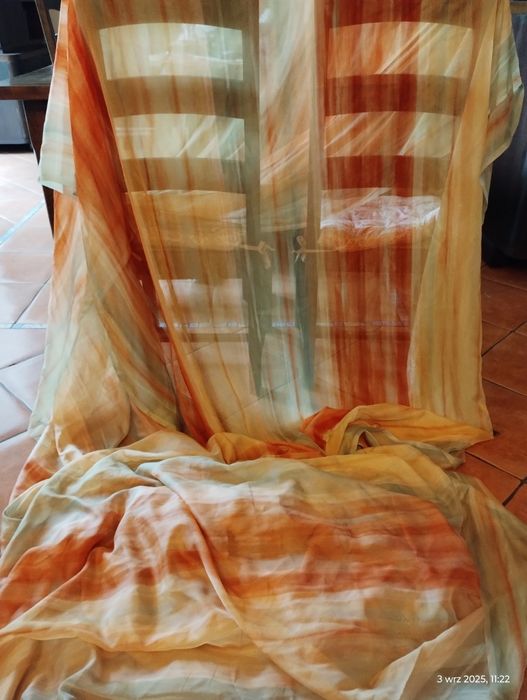 Cieniutka, lejąca organza w ciepłym kolorze w całości 9 m
