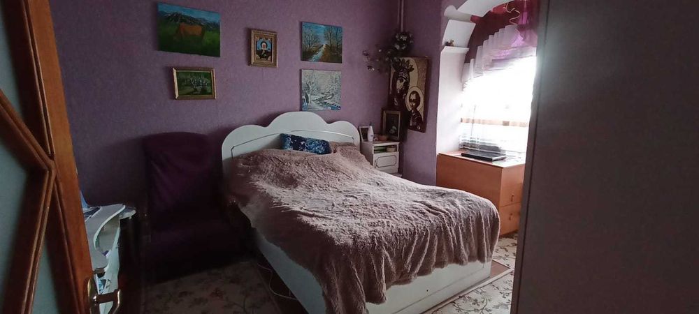 Продам трехкомнатную квартиру в Корабельном районе (р-н 48 школы)