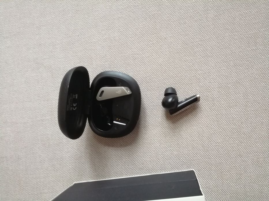 Bezprzewodowy zestaw słuchawkowy Bluetooth 5.0 Edifier 028448