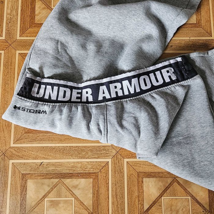 Чоловічі спортивні флісові штани від Under Armour, розмір М