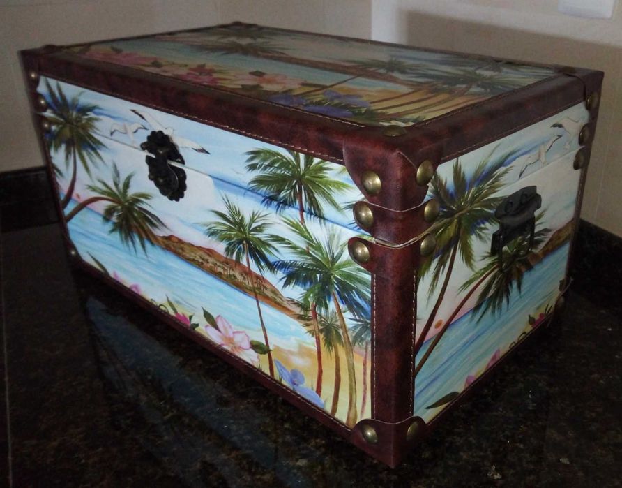 Baú decorativo novo