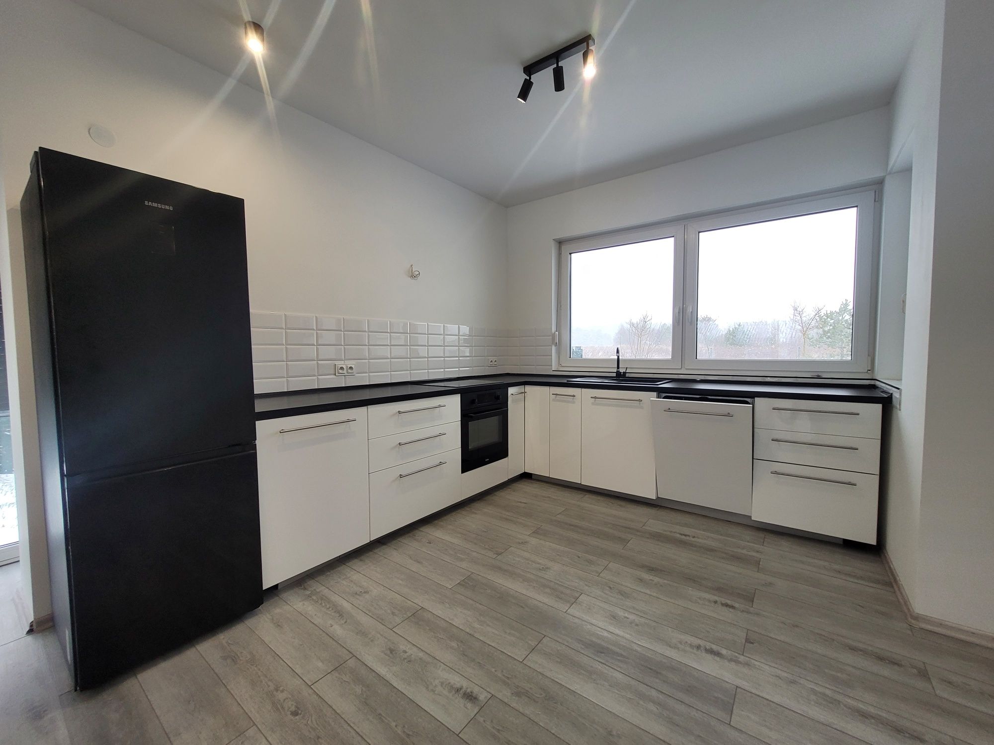 Dom parterowy 130m² w Dębnie z ogrodem, garażem i tarasem do wynajęcia