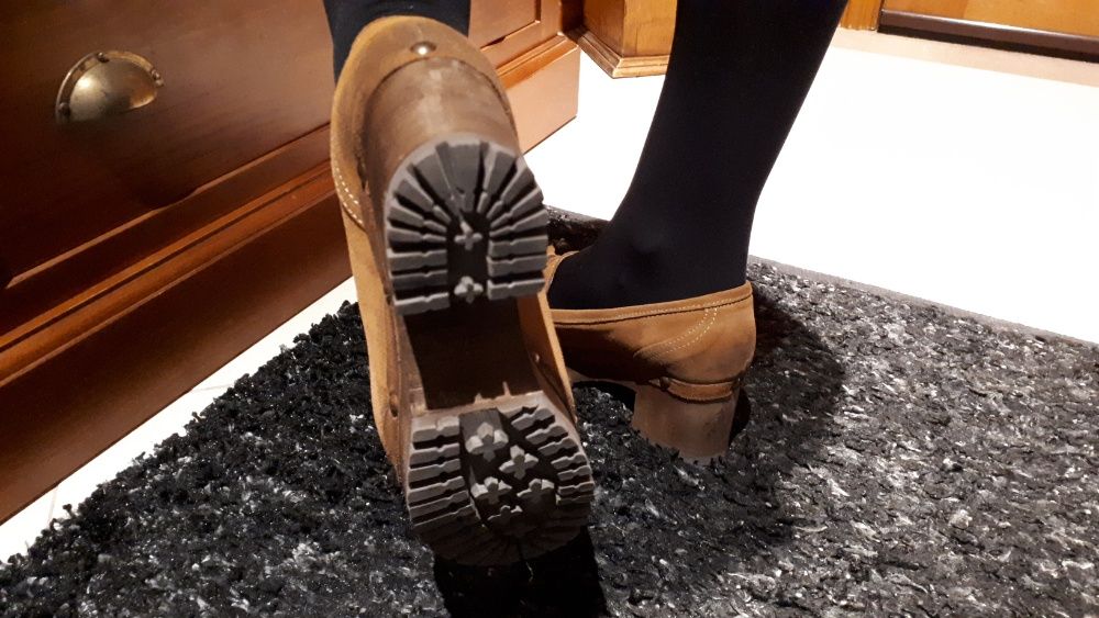 Sapatos tacão novos