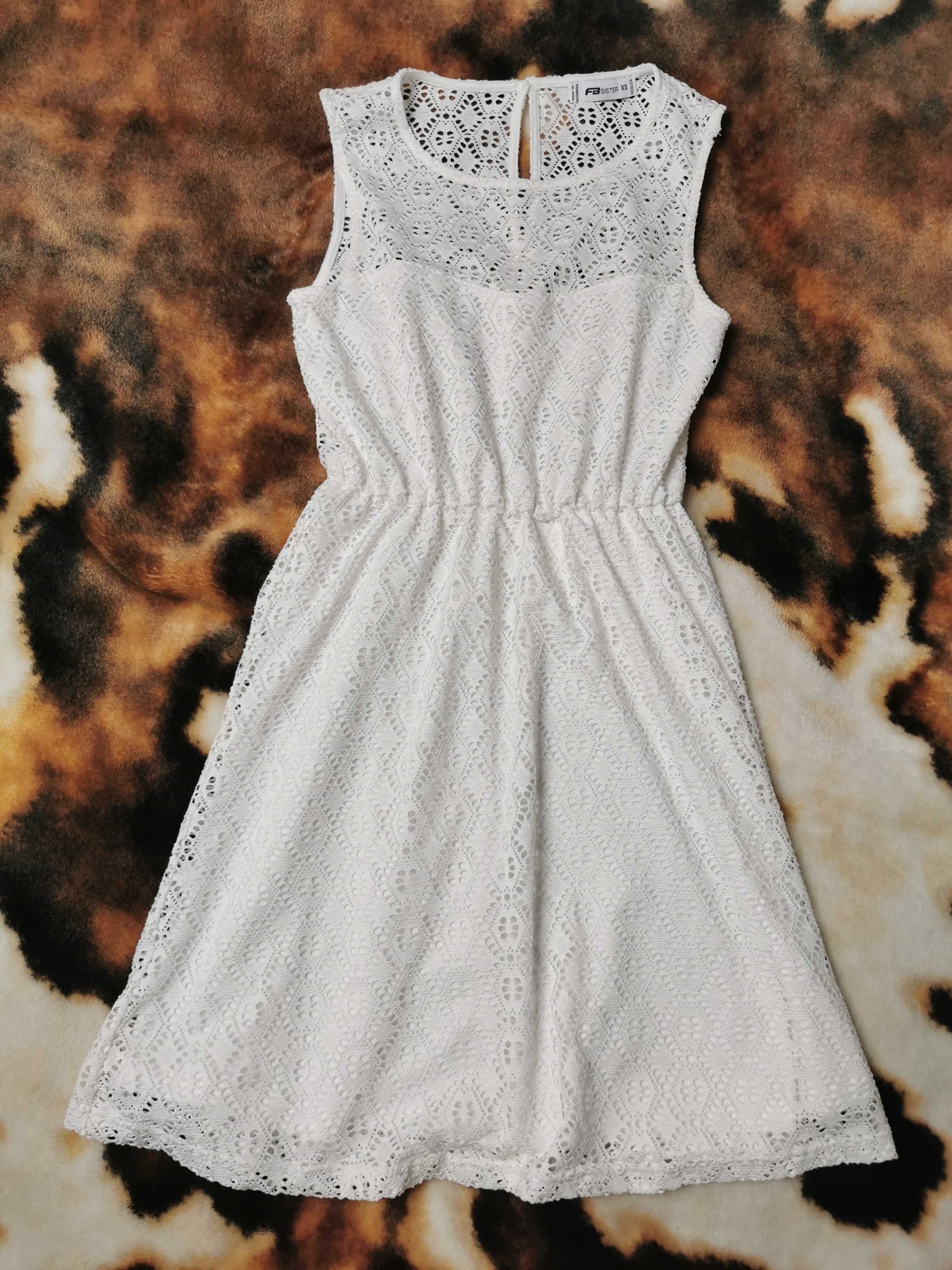 Biała ażurowa sukienka XS 34