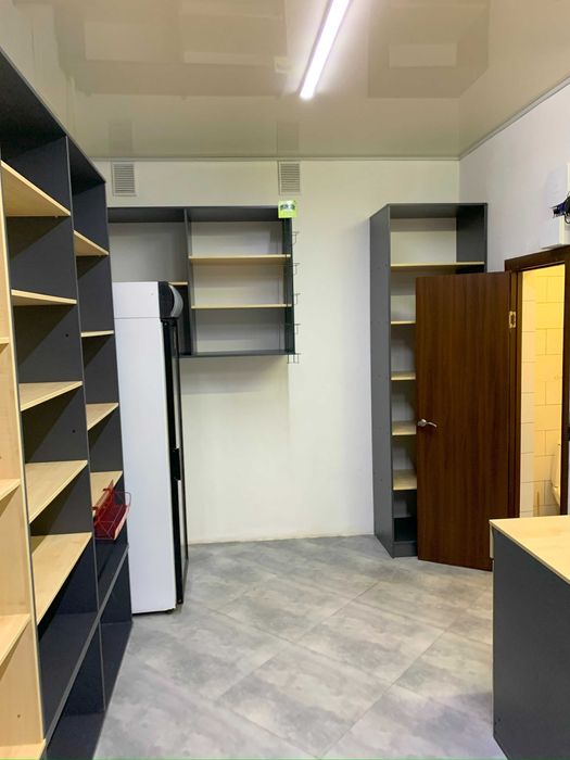 Магазин, кафе, або офіс у центрі! Під будь-який вид діяльності!