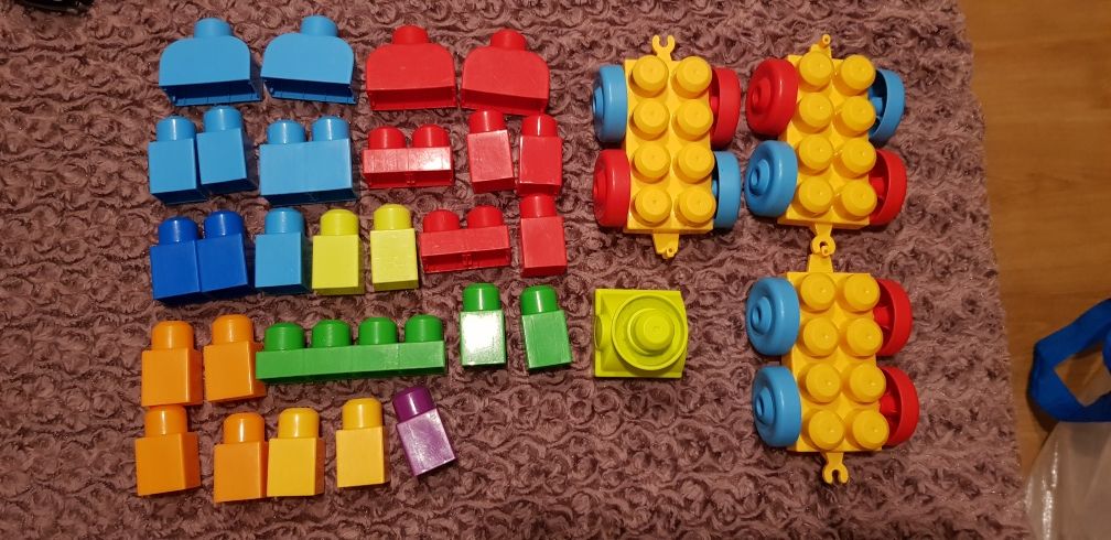 Zestaw klocki mega bloks fisher Price stoluczek wywrotka budowlana  ps