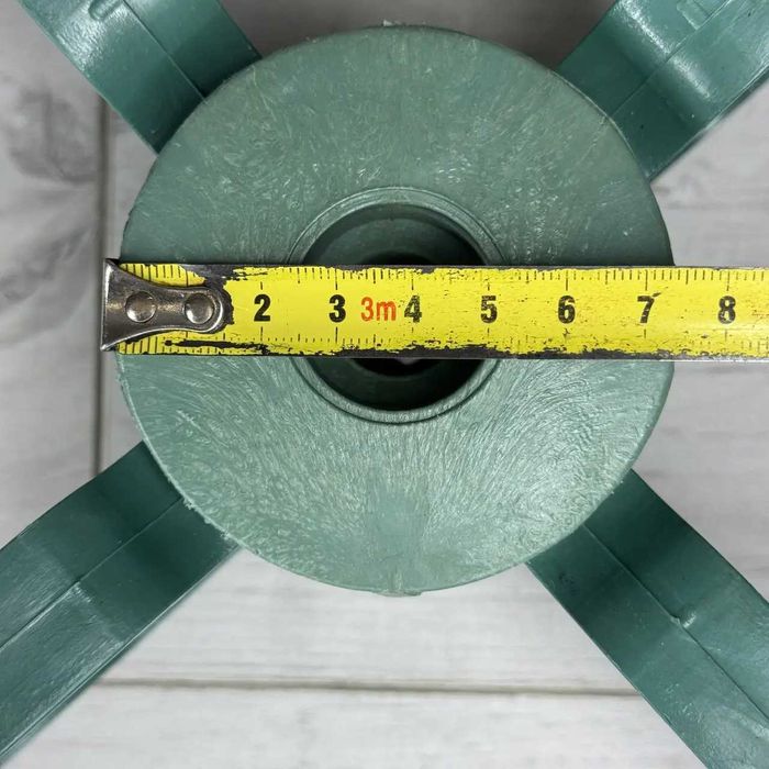 Підставка під ялинку штучну пластик. Ножки под елку искусственную.