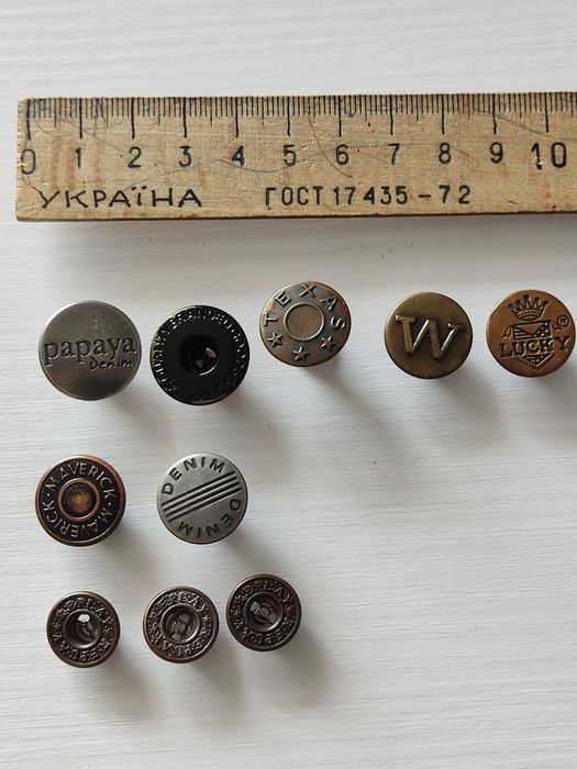 Пуговицы Бирки на джинсы. разные