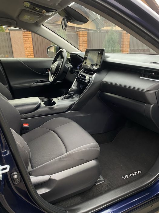 Тойота Venza 2021