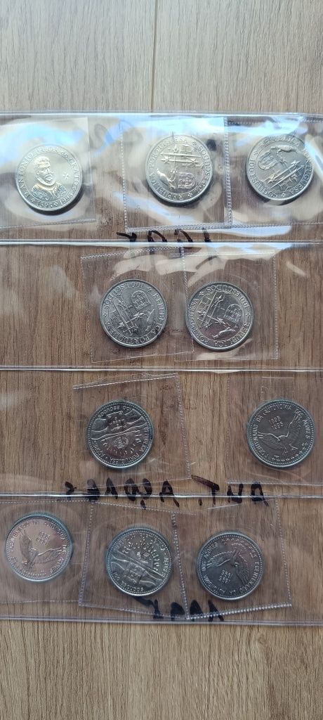 109 moedas comemorativas de Portugal de 200 escudos e 100 escudos