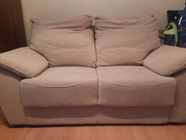 Kanapa (sofa) beżowa 150 cm