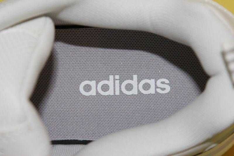 Кроссовки женские Adidas, размер 42