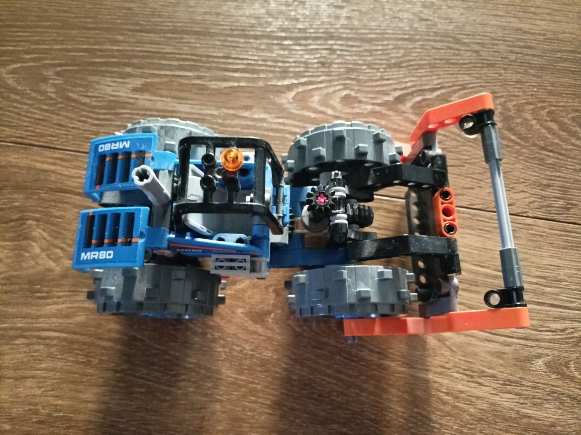 LEGO Technic 42071 spycharka jak nowa