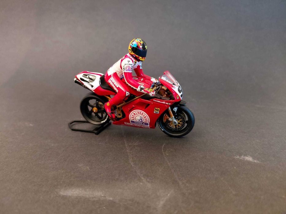Mota miniatura Ducati 916 ADVF Neil Hodgson 9 Moto GP