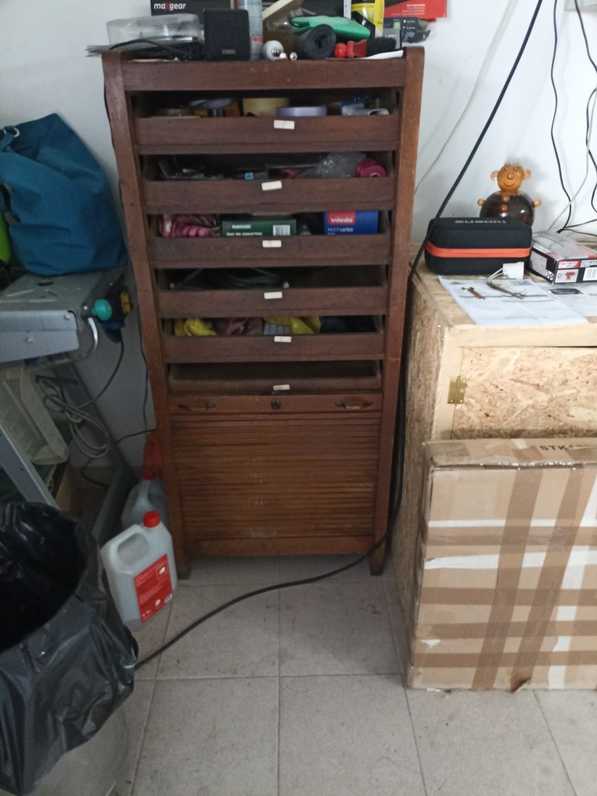 Estante de persiana + secretária pau santo