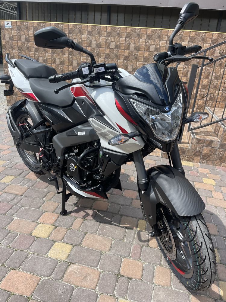 Мотоцикл Bajaj Pulsar NS 200 UG 2023