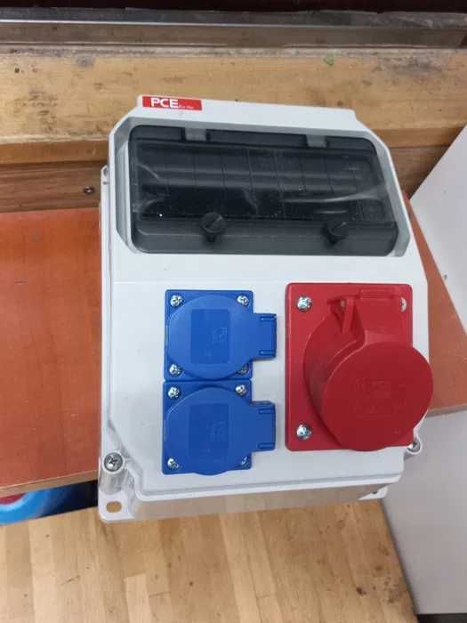 Gniazdo/Rozdzielnica siłowa 32A+2xGniazdo 230V