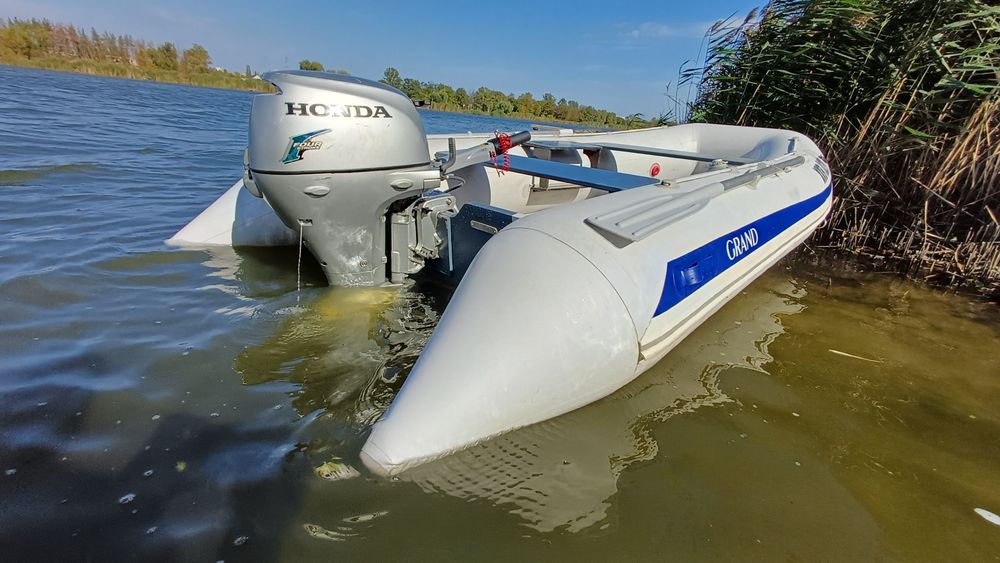 Човен GRAND C360 Двигун HONDA BF15