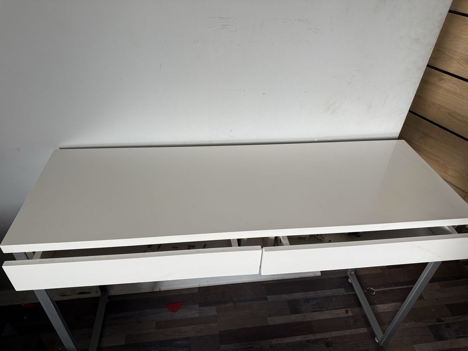 Biurko biały lakier