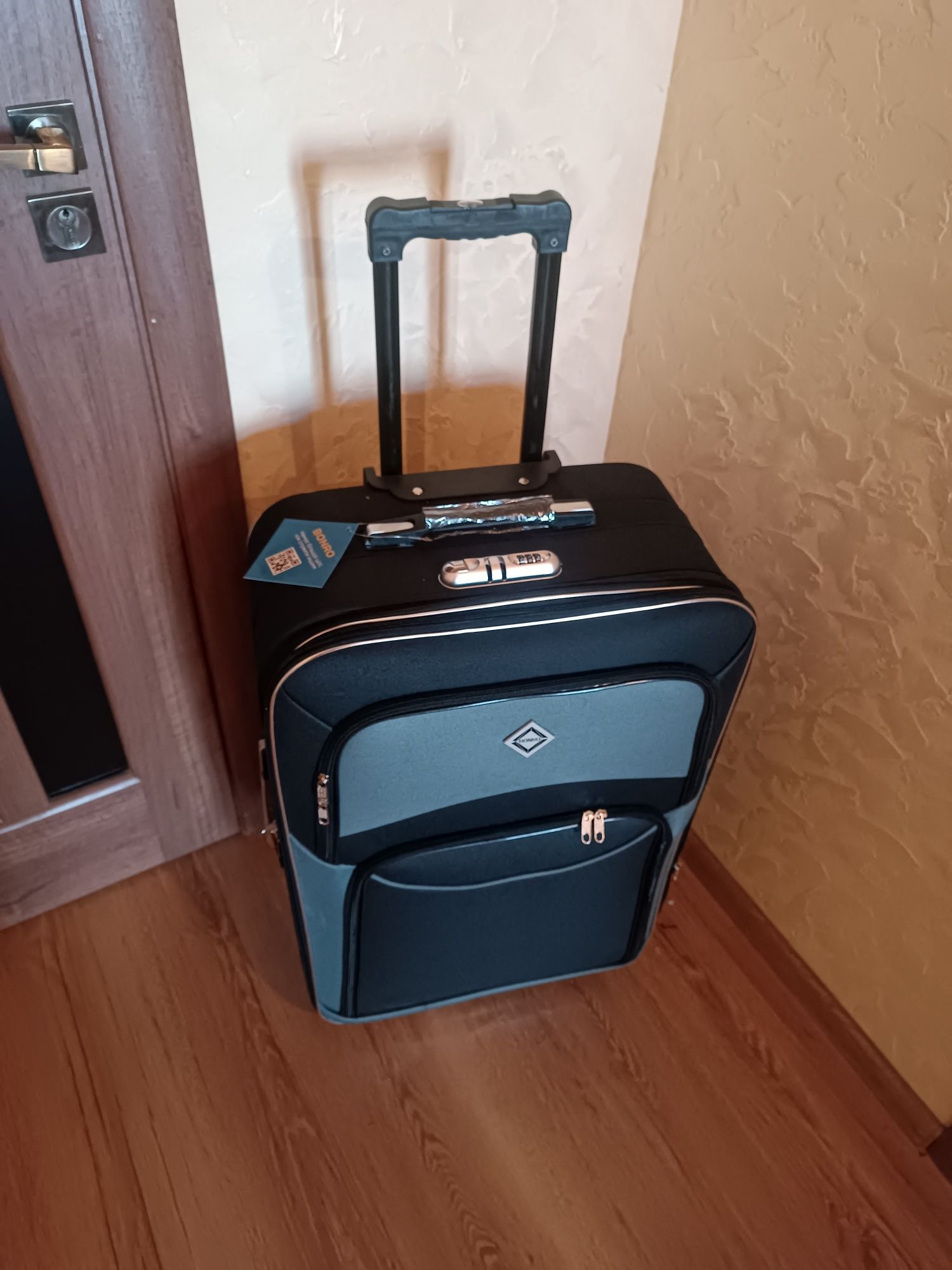 Дорожня валіза/чемодан на колесах Велика чорно-сіра