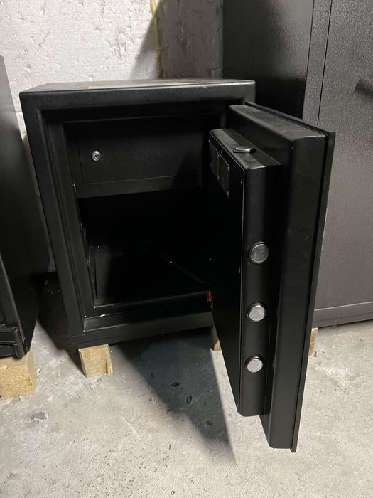 Вогнетривкий надійний  сейф Гріфон для цінностей