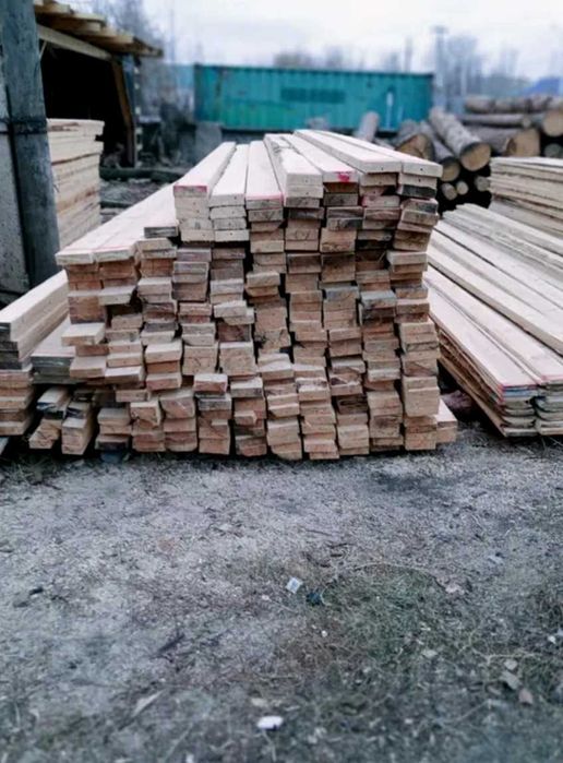 Продаж пиломатеріалу стропил дошки бруса сосни