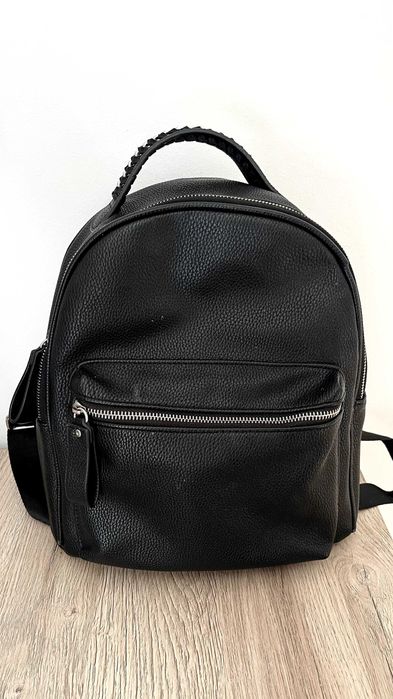 Czarny plecak Bershka