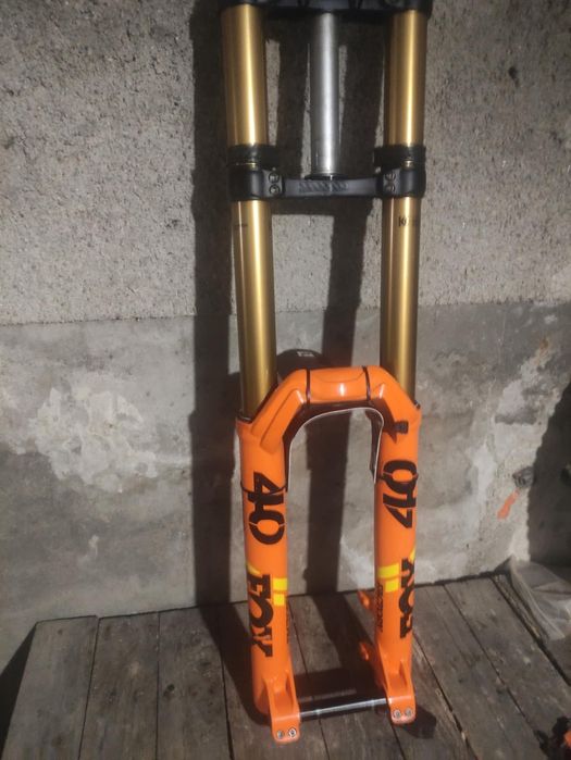 Vendo suspensão FOX