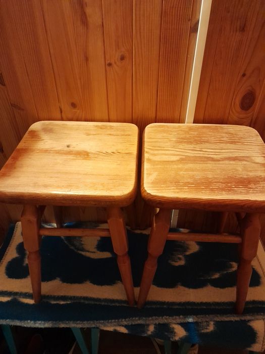 Табуретки деревянные, 2 штуки