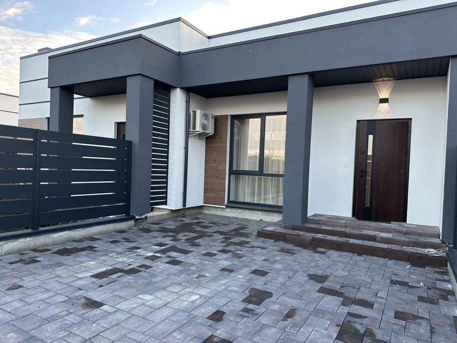 Продаж котеджу з ремонтом р-н Льонокомбінату.  єОселя