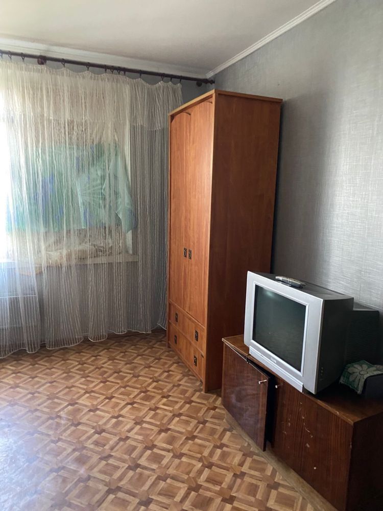 Продам 3 кім. кв. ! ОКРЕМІ кімнати, поруч метро Перемога | Олексіївка