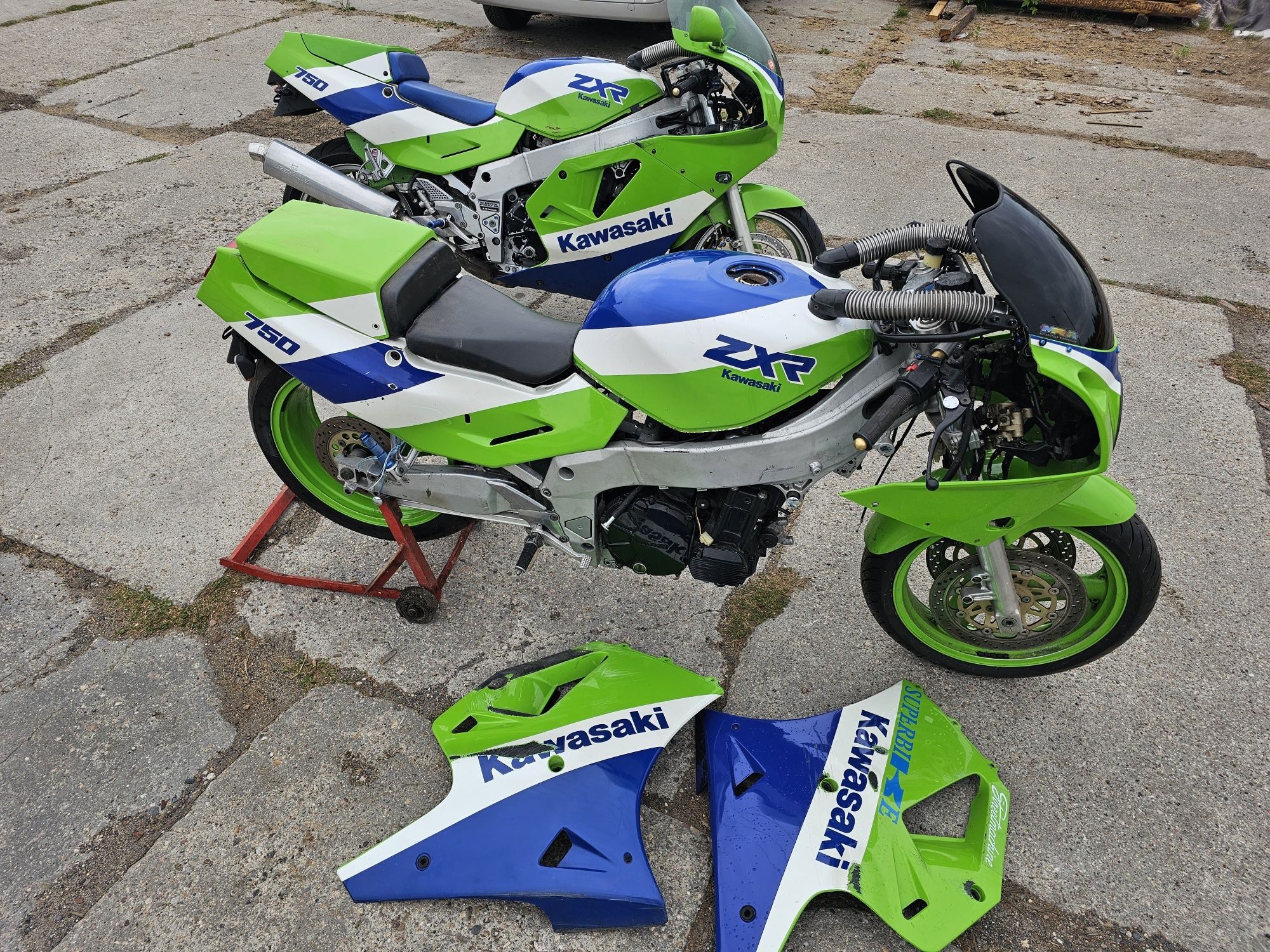 2x Kawasaki ZXR 750 H sc28 gsxr r1 zx7r